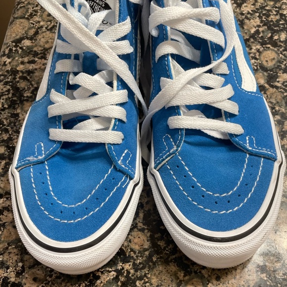 Vans - Picture 15 of 15